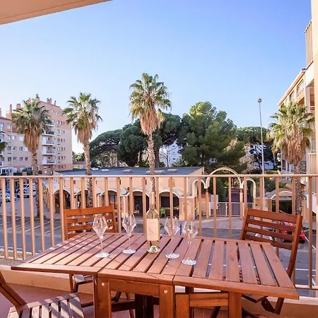 Beautiful Overlooking The Golden Islands Lejlighed