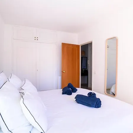 Beautiful Overlooking The Golden Islands *